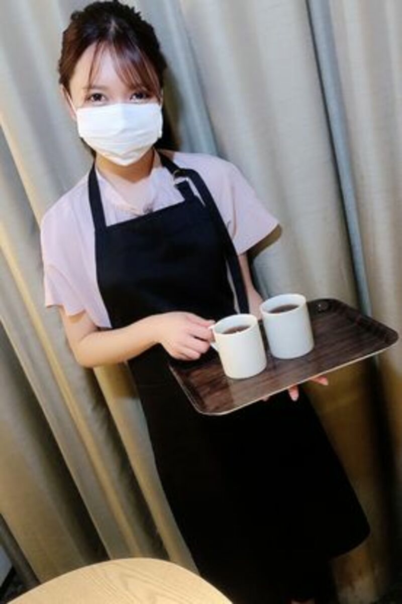 FC2精品無碼PPV-2982071 カフェバイトの黒髪のあの子?男二人で応援3P中出し..