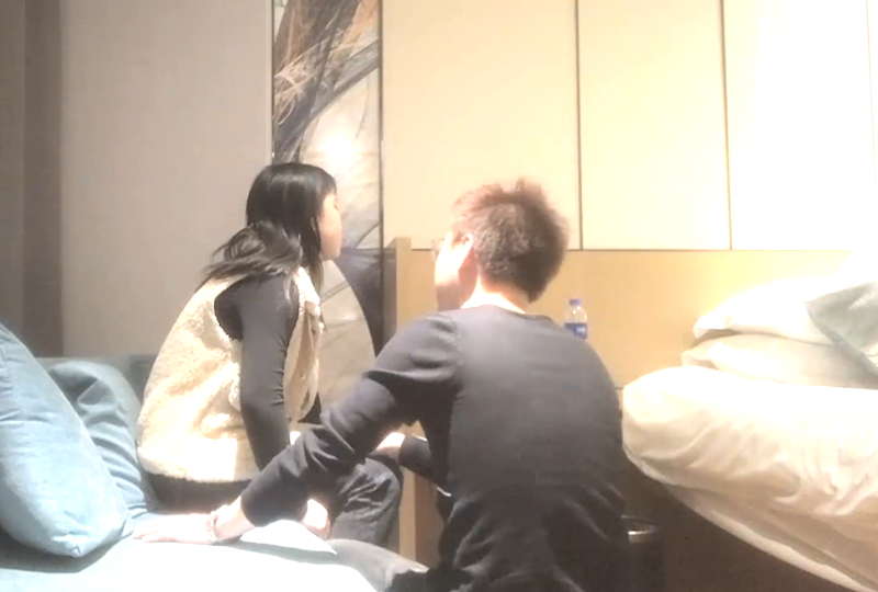 VRF-054 探花哥在外闖蕩江湖，第一次上妹子還要看她臉色