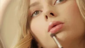 清秀小美女越看越心動，嬌小的肉體玩起來太舒服