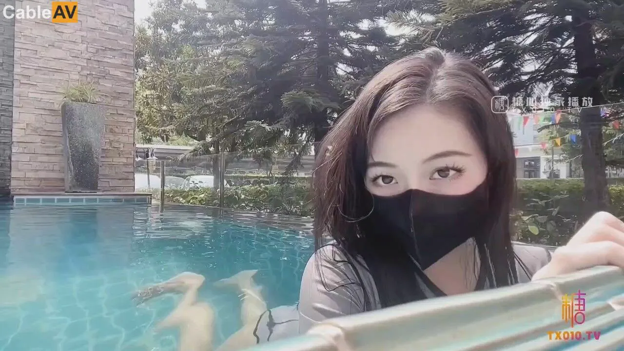 泳衣女友不脫直接開幹不見星空=糖心Vlog