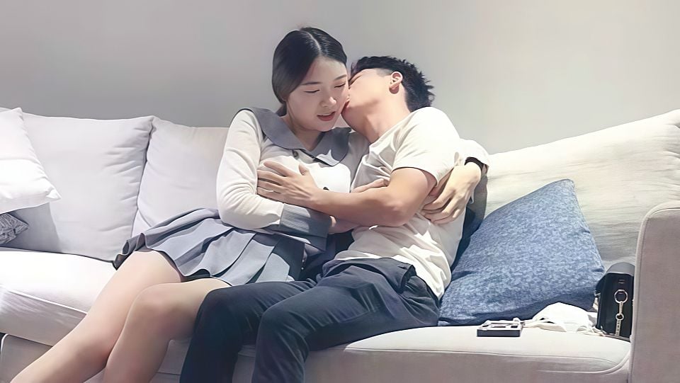 【極品探花】長著娃娃臉的文靜女生卻有著筆直又逆天大長美腿