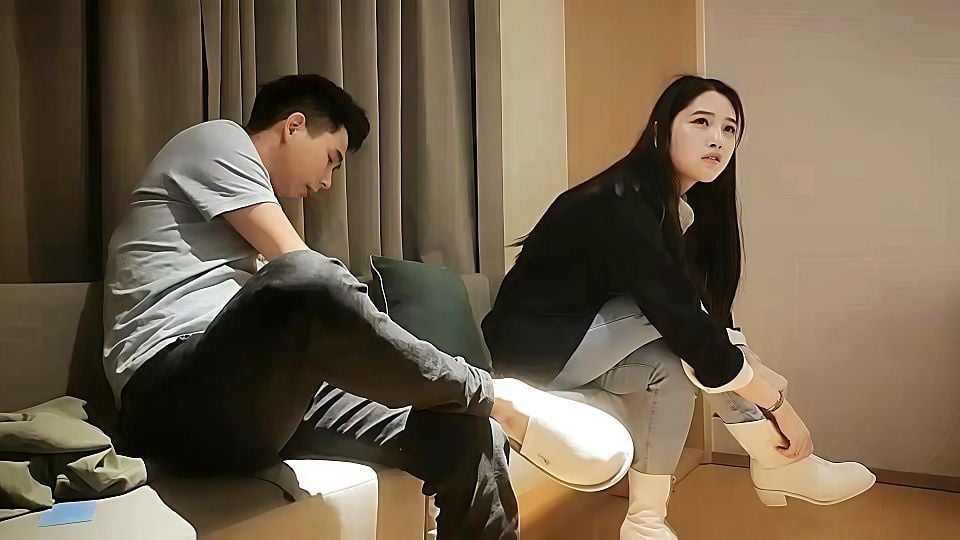 【文軒探花】牛仔褲外圍小姐姐，一起抽根菸再開操