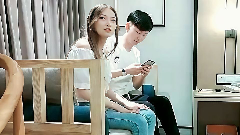 【大寶探花】會所牛仔褲苗條妹子，口交舔屌坐上來JB插入